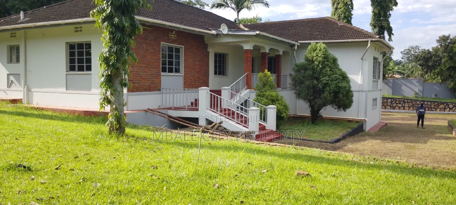 6bdrm House in Mbale for rent