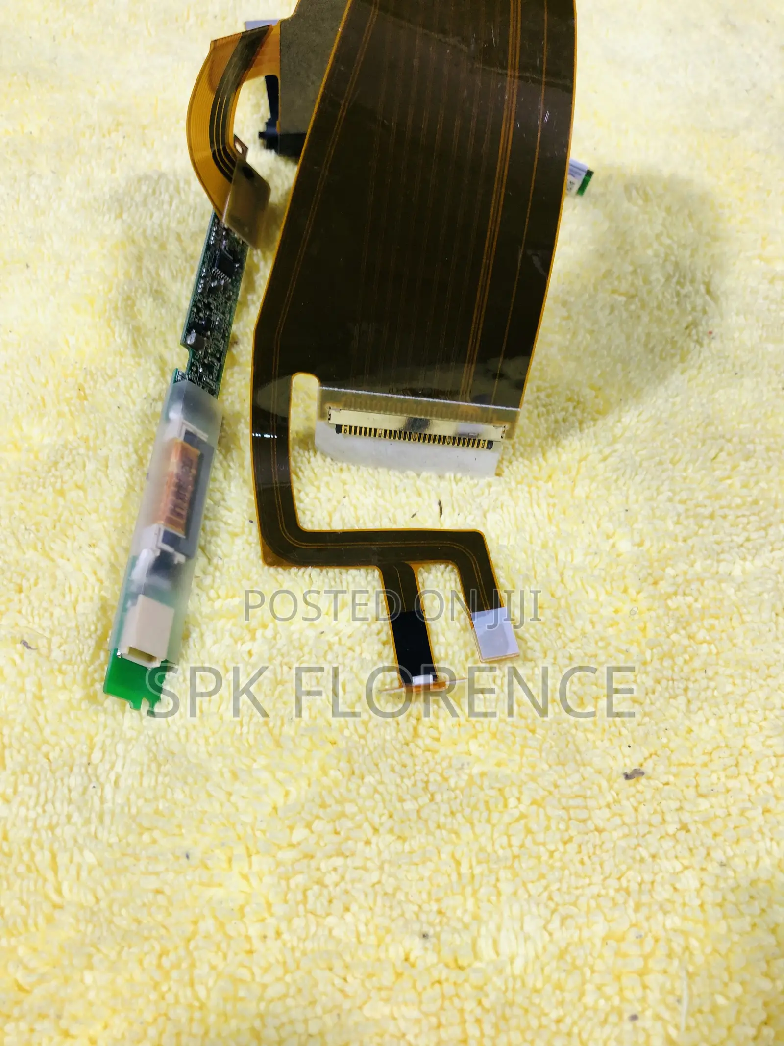 Ribbon Cable or Flexible Printed Circuit (Fpc)).