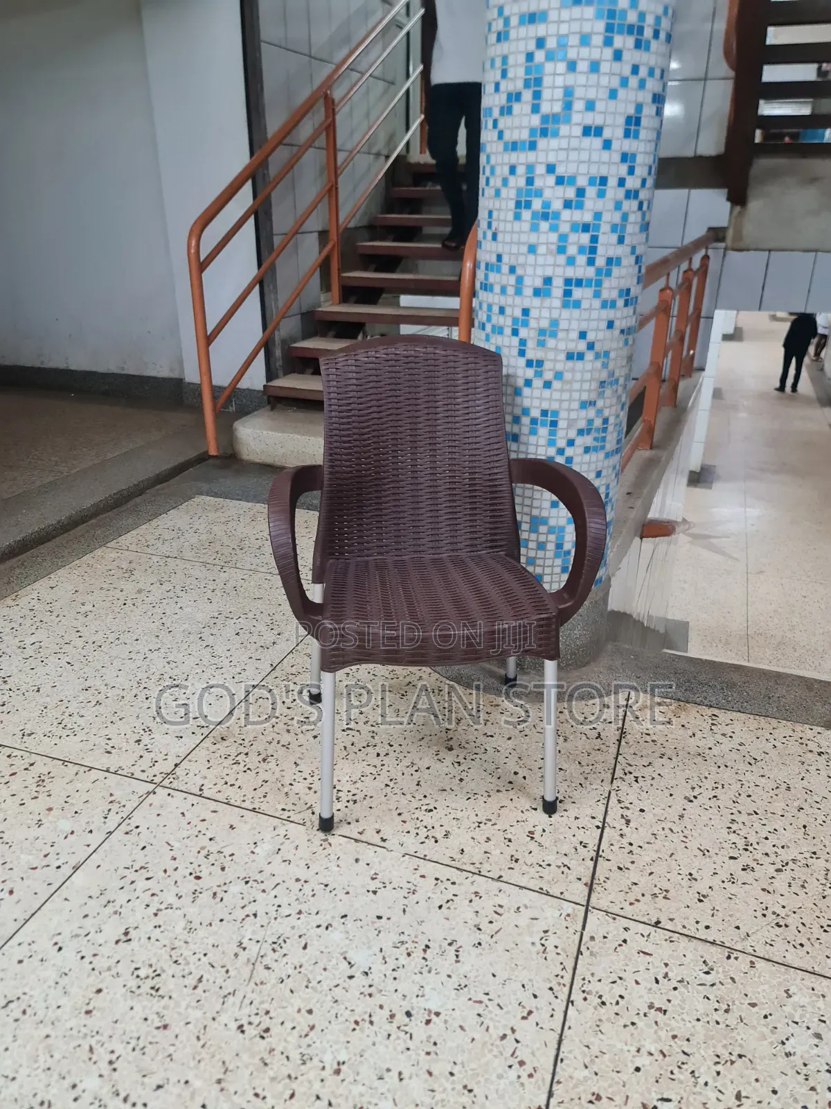 Cottages Steel Legs Matted Plastic Chairs Plastic Chairs for Garden