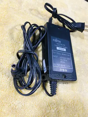 Fujitsu Dc 16v - 2.7a Adapter