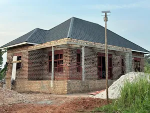 3bdrm House in Mattuga-Kasalirwe, Gombe for sale