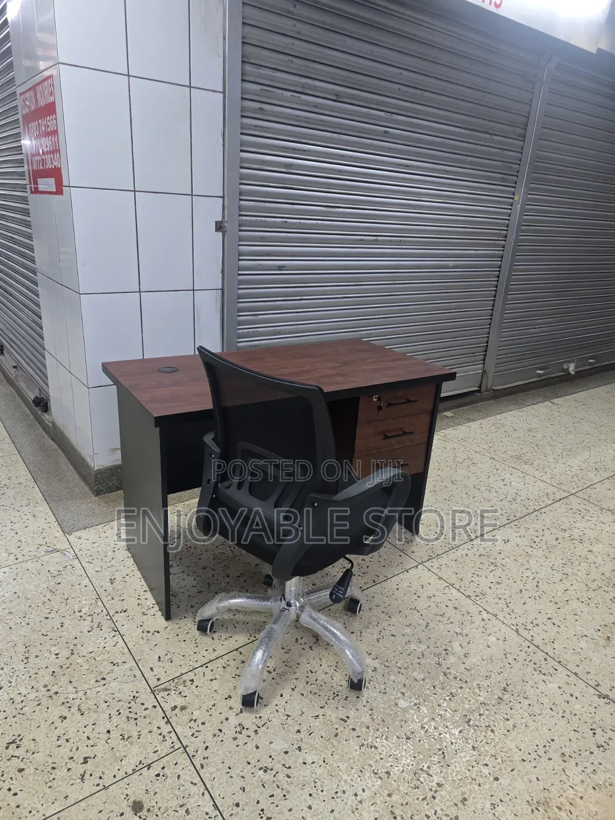 Ergonomic Office Chair and Table Office Chair and Table