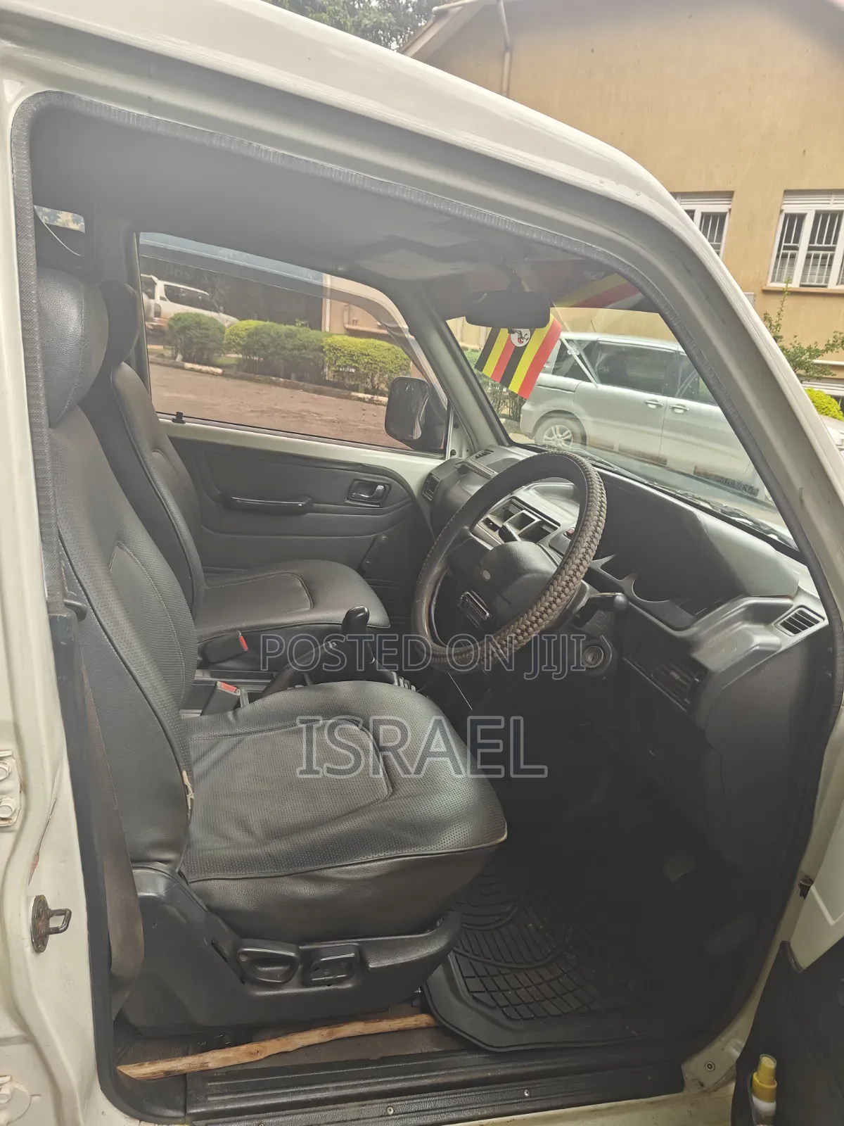Mitsubishi Pajero 1993 Off white