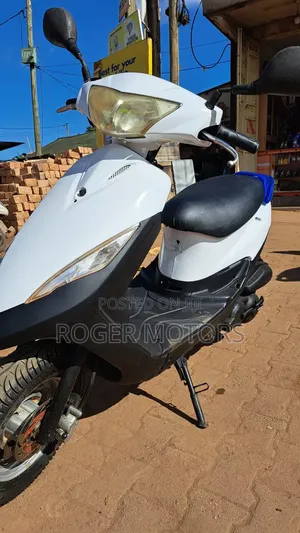 Bajaj Boxer 100 2012 Red