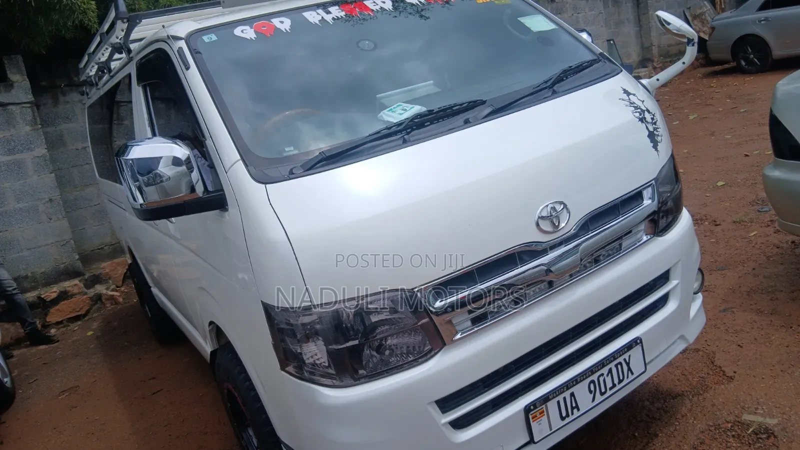 Toyota HiAce 2012 White
