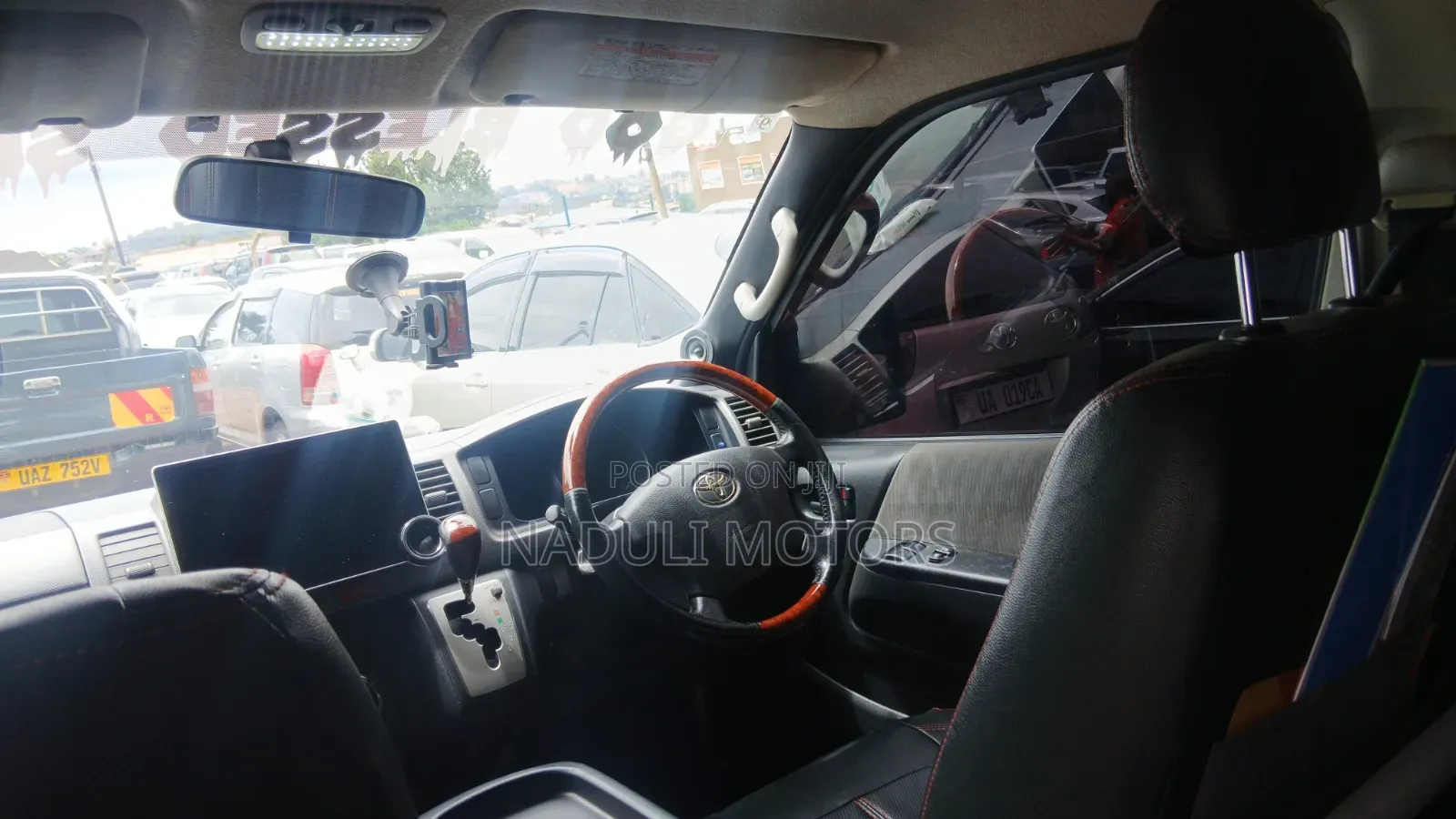 Toyota HiAce 2012 White