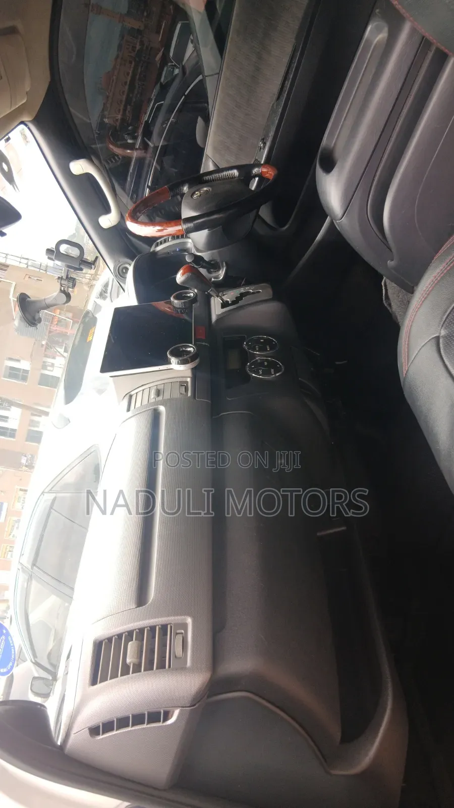 Toyota HiAce 2012 White