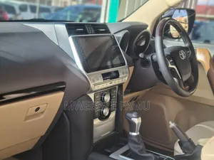 Toyota Land Cruiser Prado 2017 White