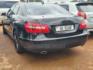 Mercedes-Benz E300 2011 Black