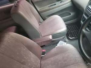 Toyota Nadia 2001 Silver