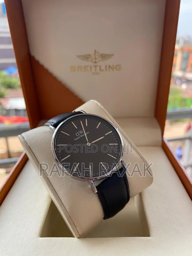 Black Dial Version of Daniel Wellington Men’S Timepiece