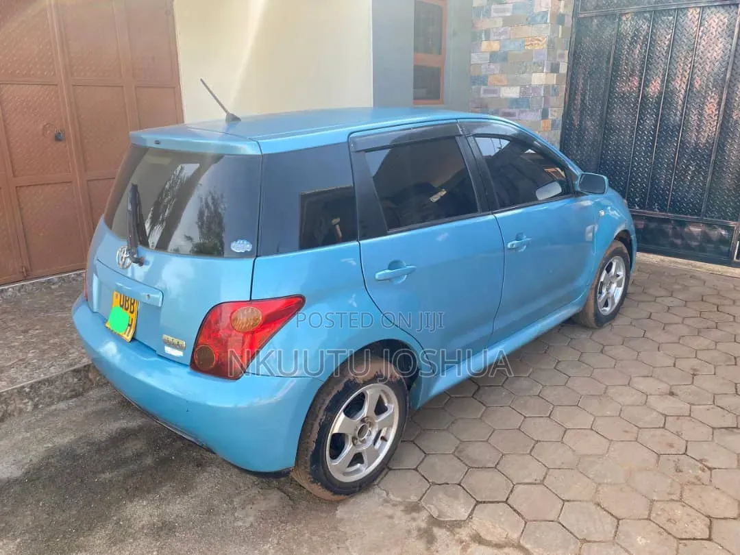 Toyota IST 2006 Blue