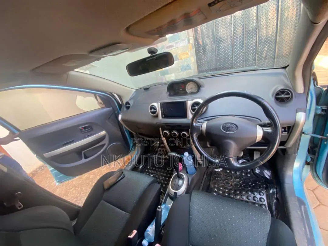 Toyota IST 2006 Blue