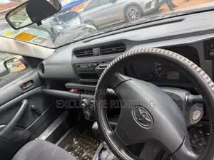 Toyota Succeed SV Premium 2016 Silver