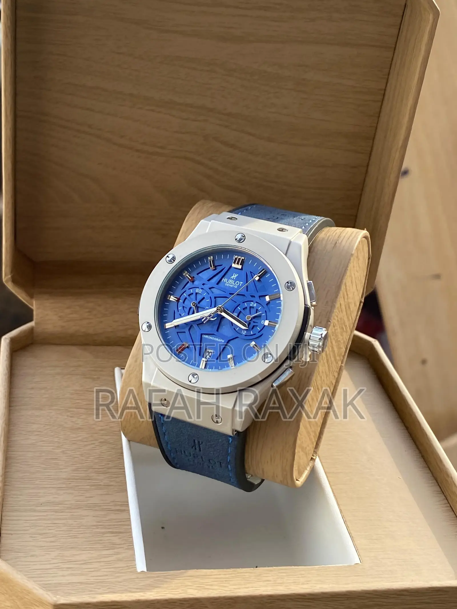 Navy Blue Version of Hublot Men’S Leather Strap Watch