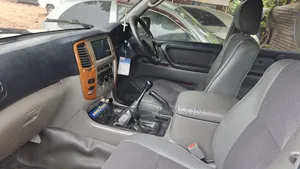 Toyota Land Cruiser 2001 White