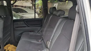 Toyota Land Cruiser 2001 White