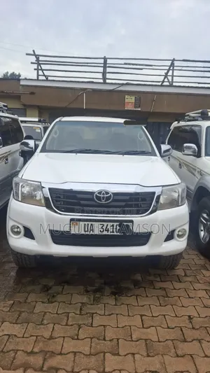 Toyota Hilux 2.5 D-4D 4X4 SRX 2010 White