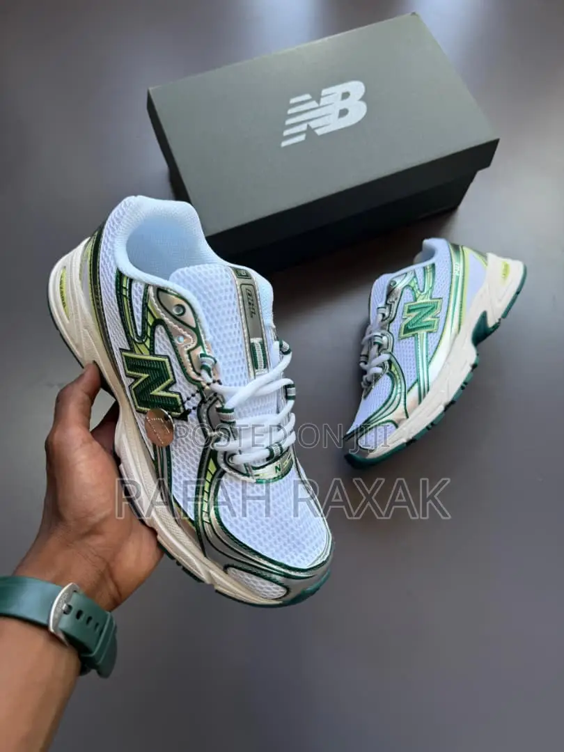 Marsh Green New Balance 740 Trainers