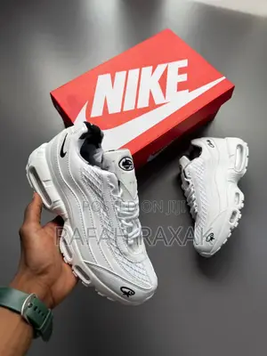Triple White Nike Airmax 95 X Corteiz Sneakers