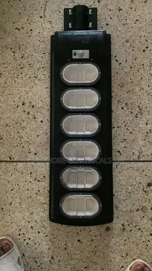 Solar Street Lights 200w 2in One Gives Warm White Light and Day Light