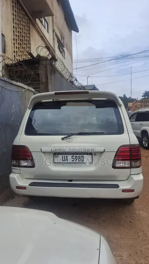 Toyota Land Cruiser 2004 White