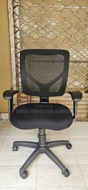 Strong Andcomfortable Cushion Office Chair