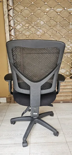 Strong Andcomfortable Cushion Office Chair