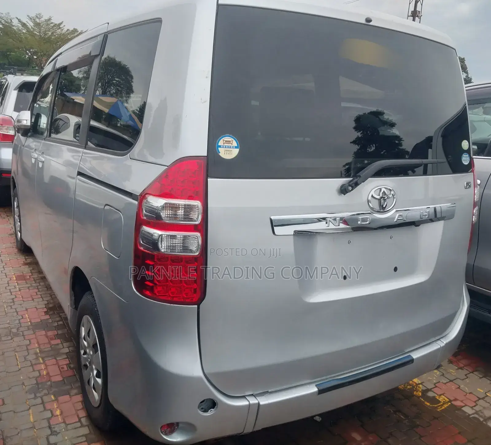 Toyota Noah 2012 Silver