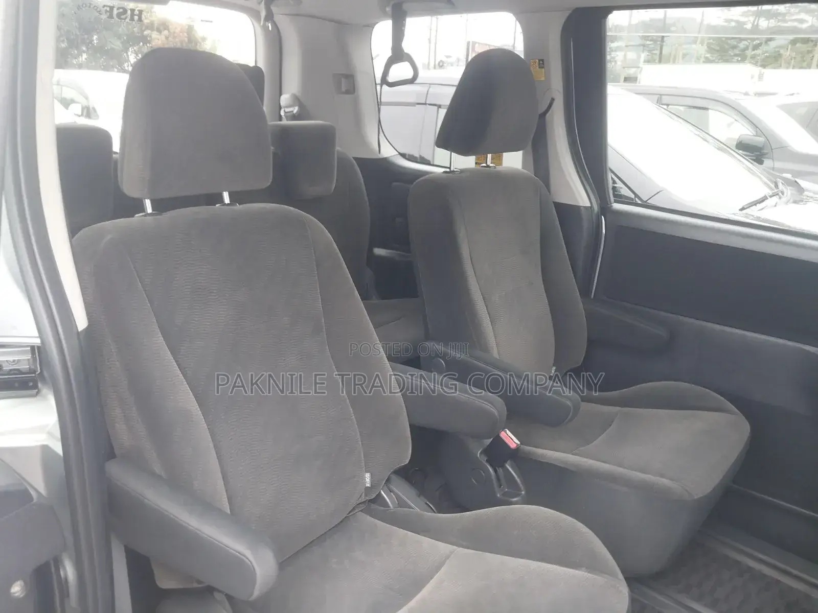 Toyota Noah 2012 Silver