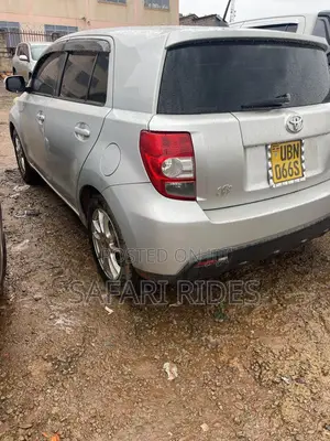 Toyota IST 2009 Silver