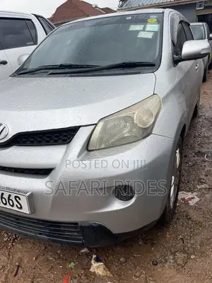 Toyota IST 2009 Silver