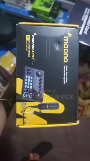Maono Maonocaster Lite Au-Am200 S1 Starter Bundle, a Portable All-in-1