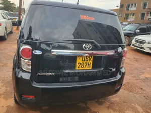 Toyota Corolla Rumion 2010 Black