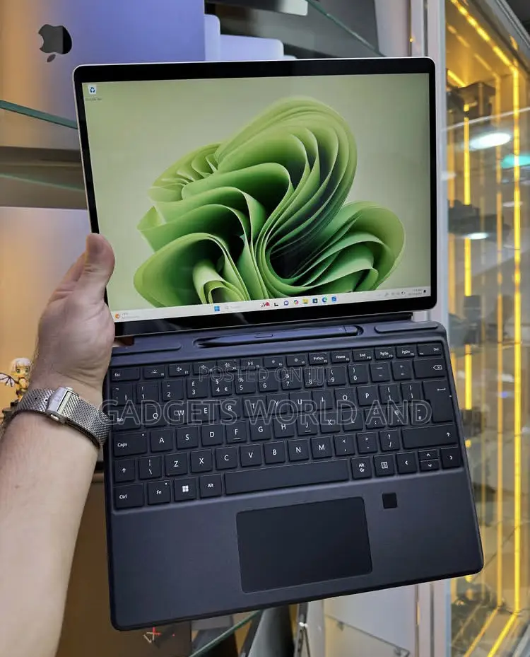 Laptop Microsoft Surface Pro 9 8GB Intel Core i5 SSD 256GB