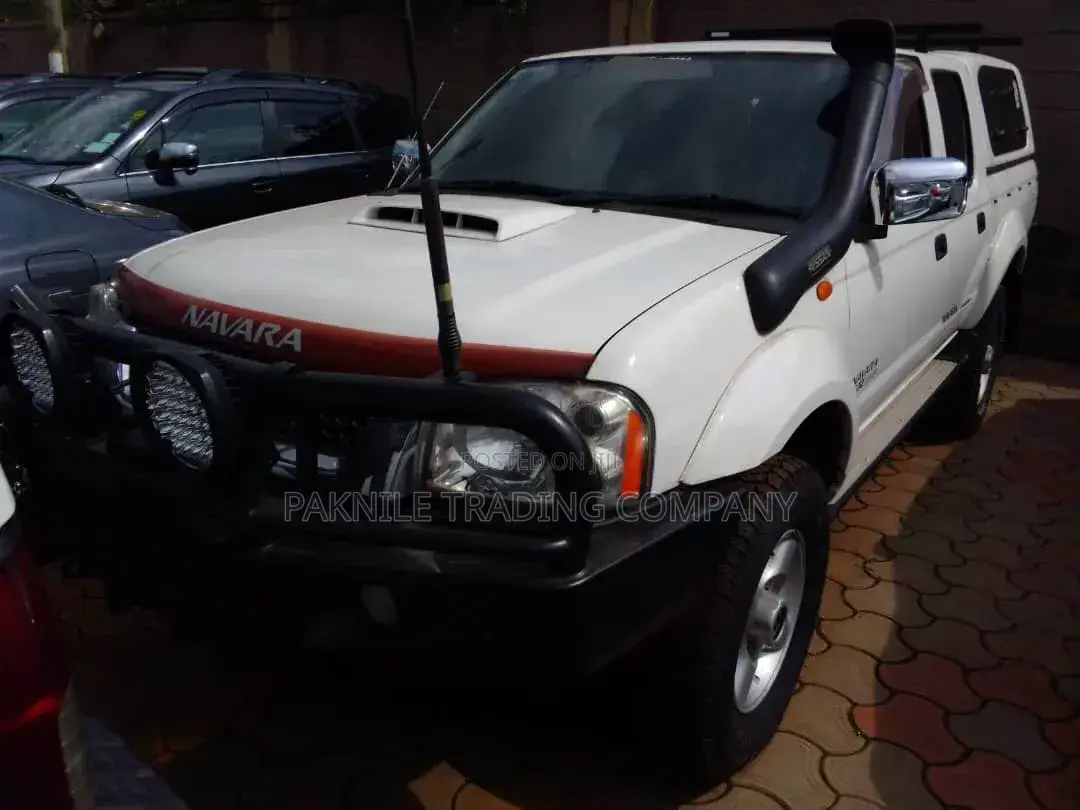 Nissan Navara 2013 White