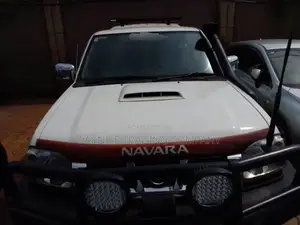 Nissan Navara 2013 White