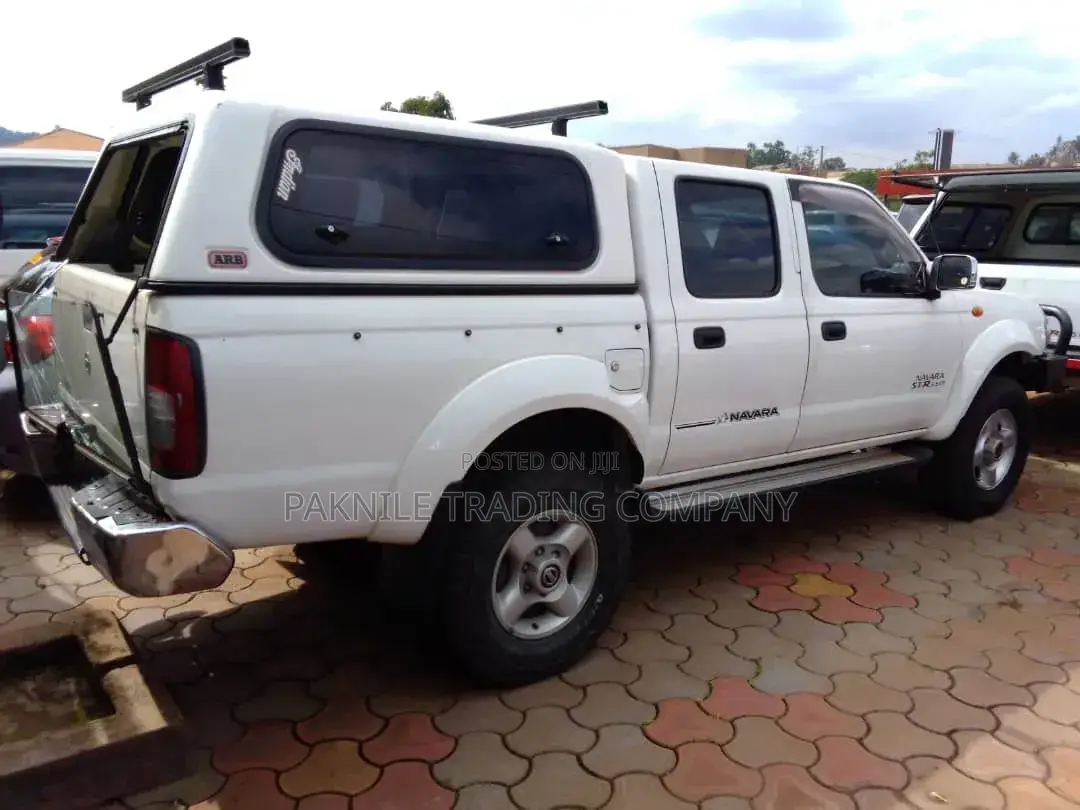 Nissan Navara 2013 White