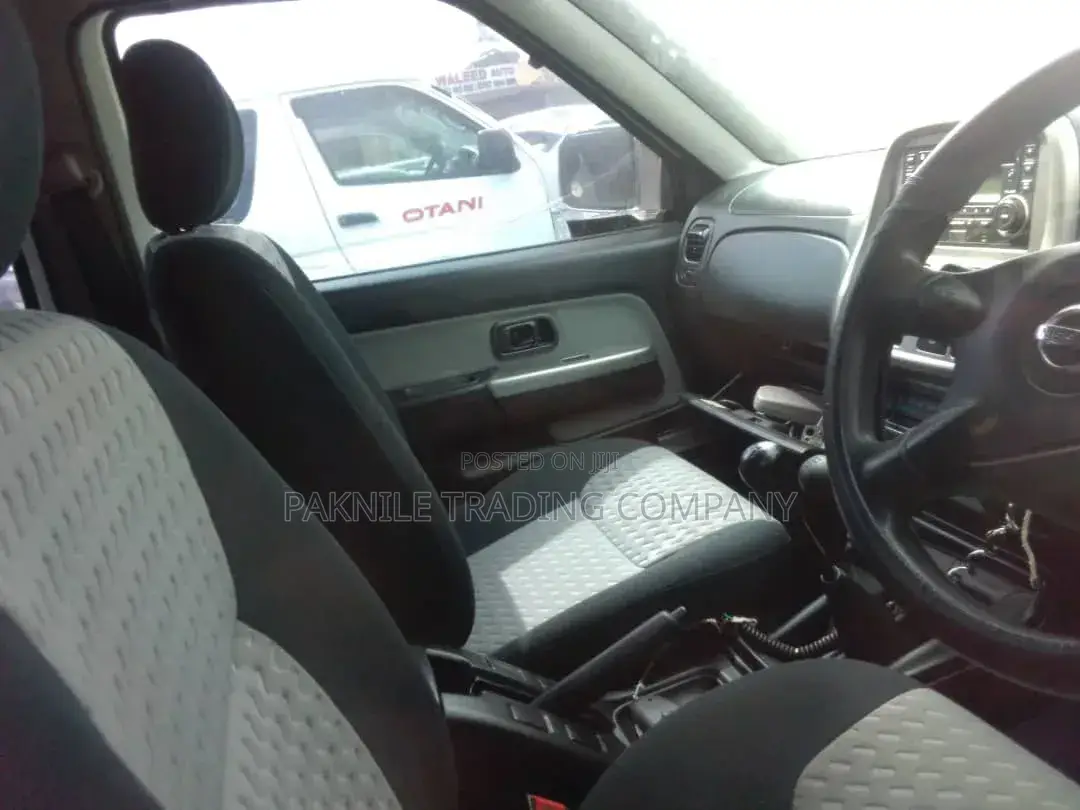 Nissan Navara 2013 White