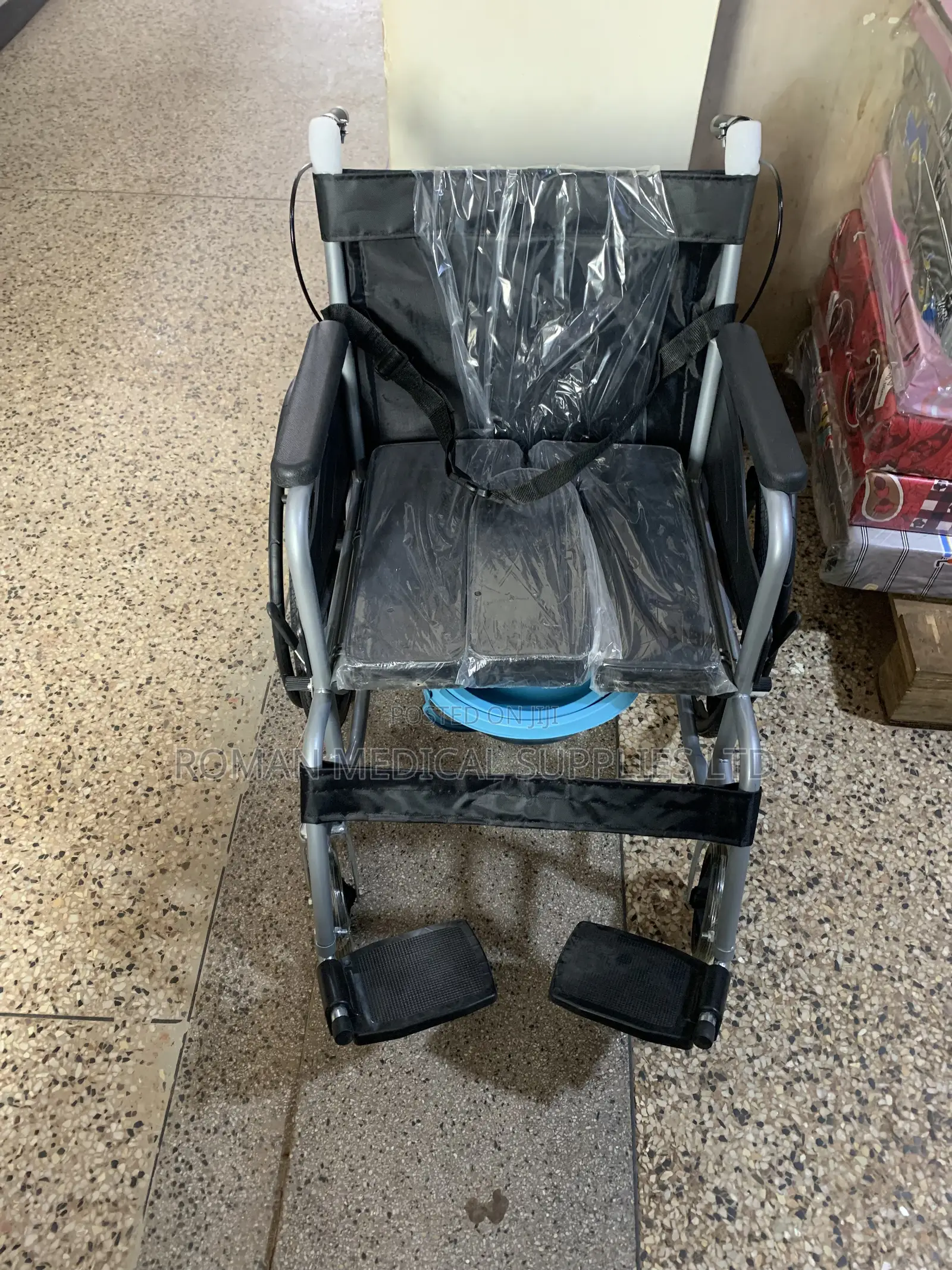 Wheel Chair With Potty