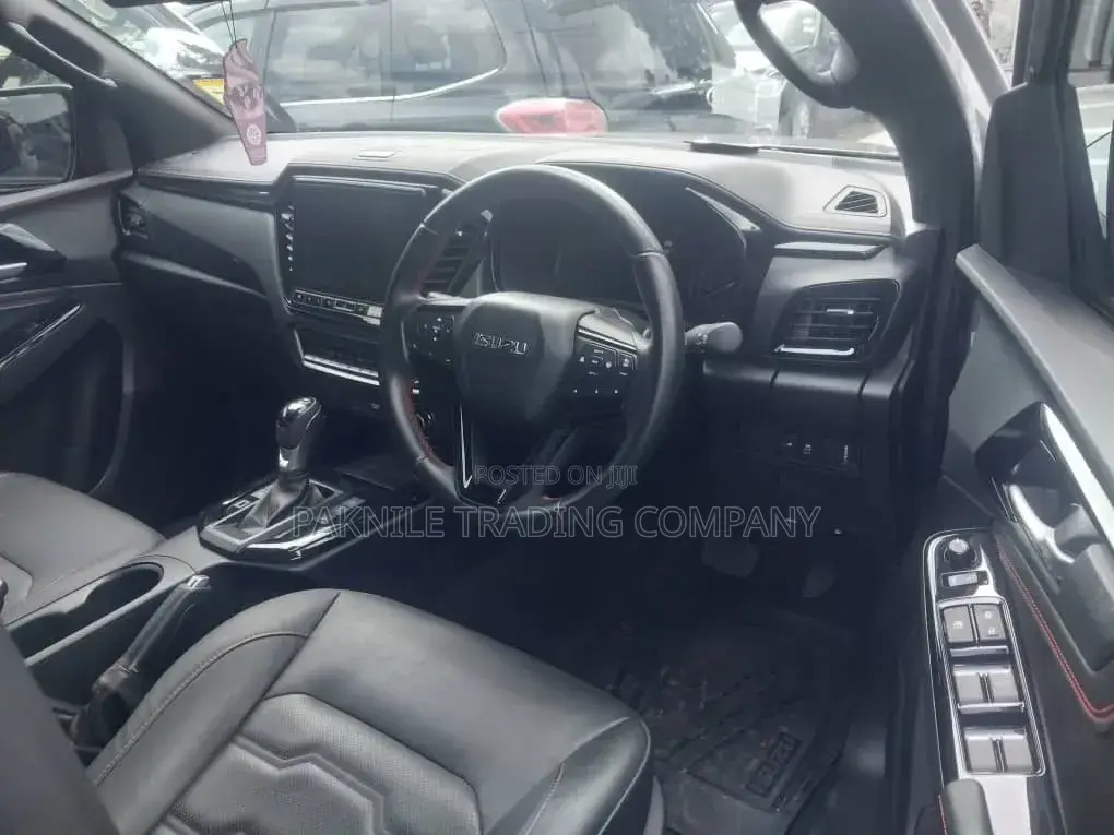 Isuzu D-MAX 2021 Silver