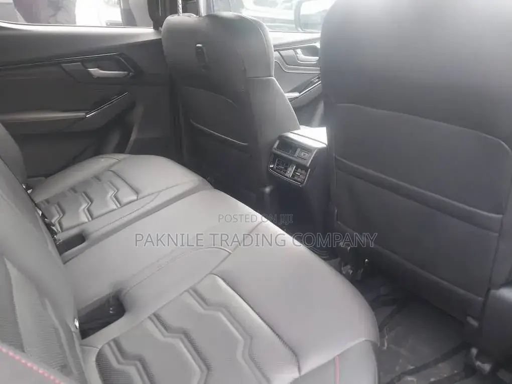 Isuzu D-MAX 2021 Silver