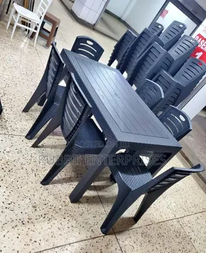 Plastic Table + 6 Chairs ~ Black