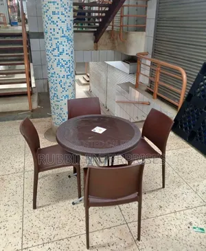 Round Table + 4 Armless Chair ~ Brown
