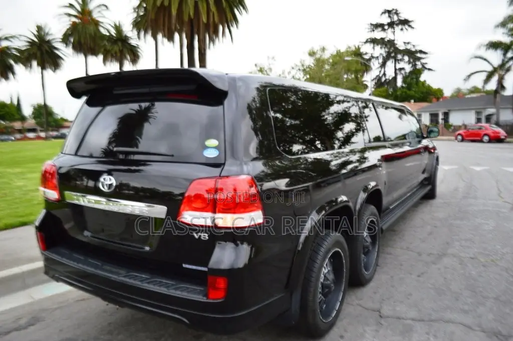 Executive Landcruiser Limousine Available For Hire