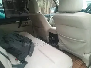 Mitsubishi Pajero 2010 White