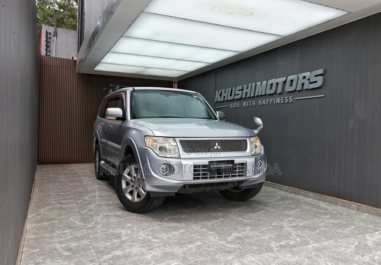 Mitsubishi Pajero 2013 Silver