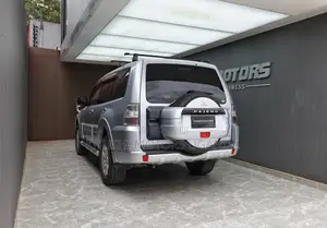 Mitsubishi Pajero 2013 Silver