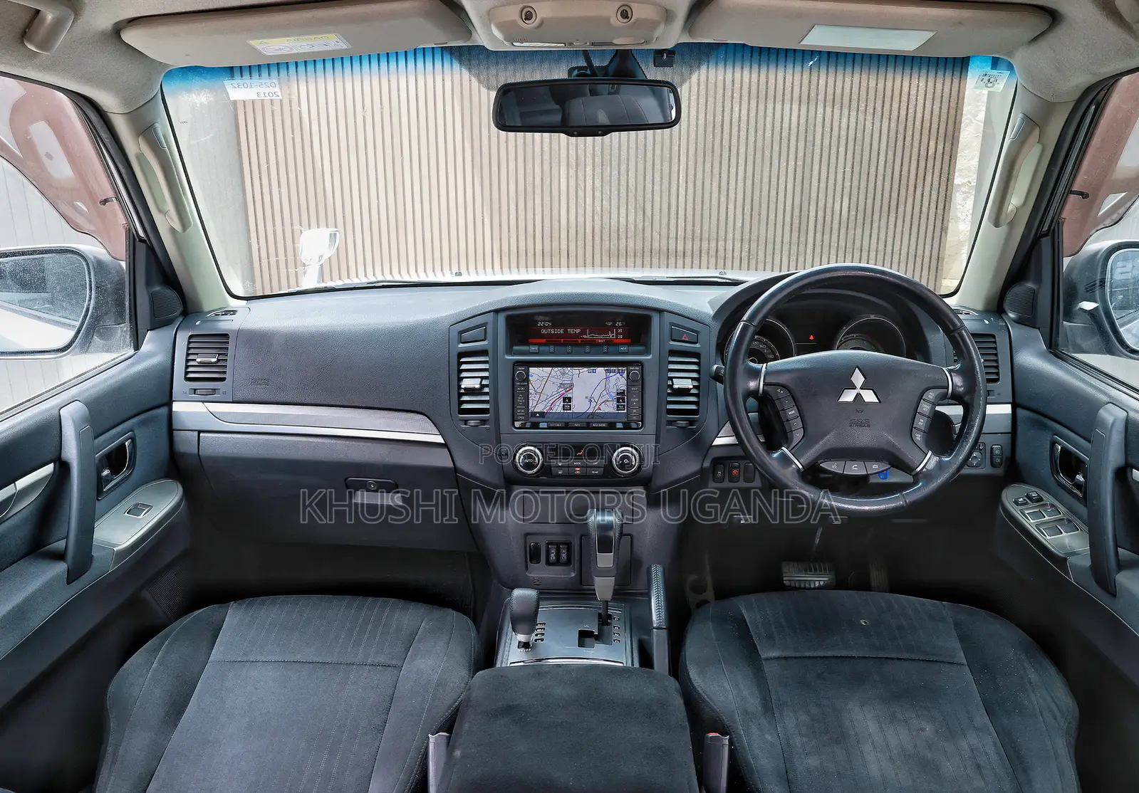 Mitsubishi Pajero 2013 Silver