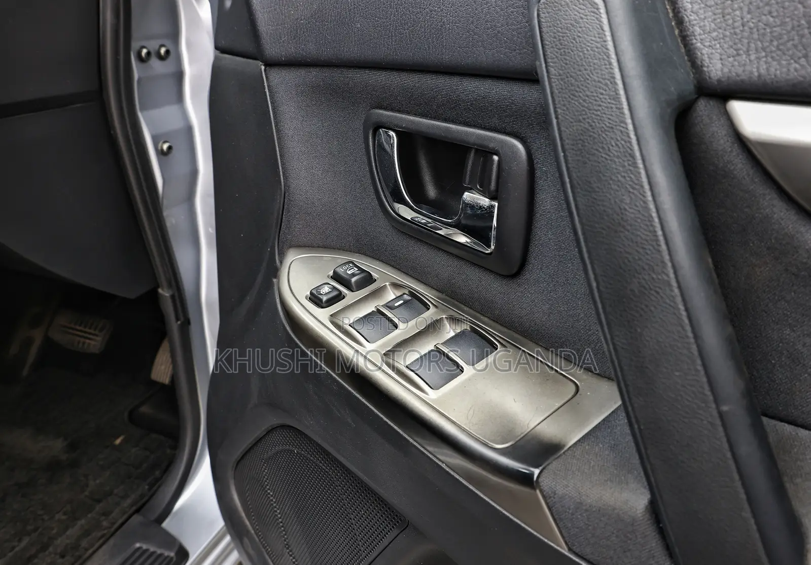 Mitsubishi Pajero 2013 Silver